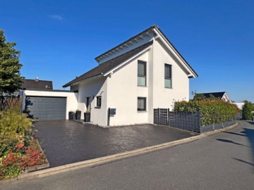 Provisionsfrei! Neuwertiges Einfamilienhaus in ruhiger und beliebter Wohnlage von Ennigerloh, 59320 Ennigerloh, Einfamilienhaus